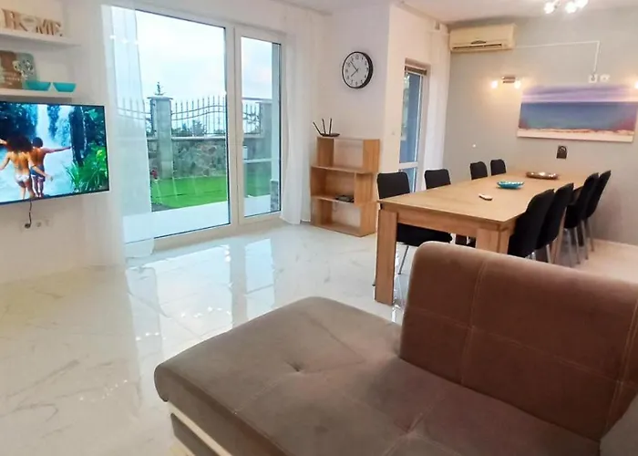 아파트 Arode Ovidius - *